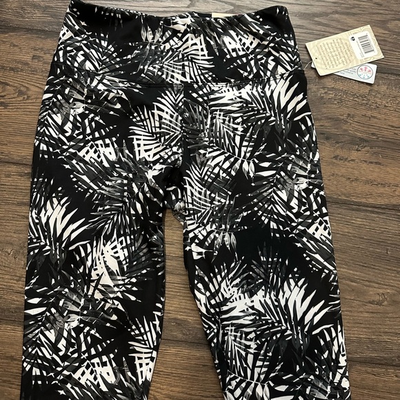 Balance Collection Black and White Kids Leggings - Picture 1 of 4